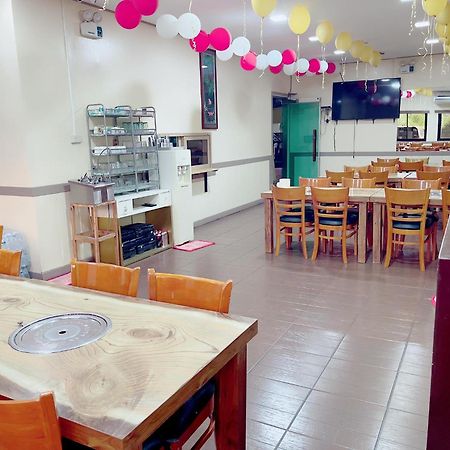Jun And Helen Hotel And Restaurant Анхелес Екстериор снимка
